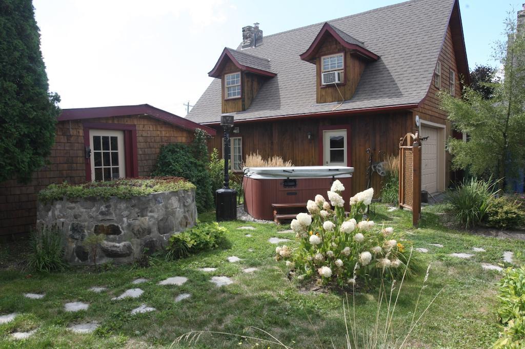 Eden Sur Terre Bed & Breakfast Marieville Bagian luar foto