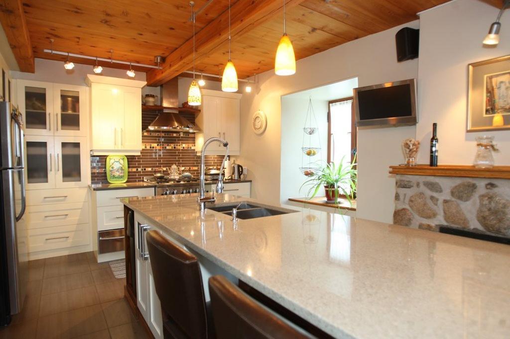 Eden Sur Terre Bed & Breakfast Marieville Bagian luar foto